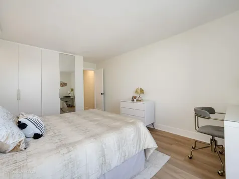 4170 North Marine Drive Chicago IL 60613