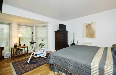 5117 South Cornell Avenue Chicago IL 60615