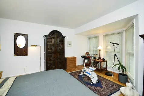 5117 South Cornell Avenue Chicago IL 60615