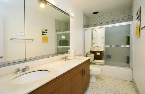 5117 South Cornell Avenue Chicago IL 60615