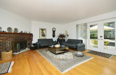 5117 South Cornell Avenue Chicago IL 60615