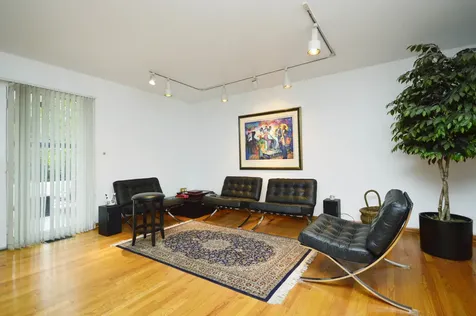 5117 South Cornell Avenue Chicago IL 60615