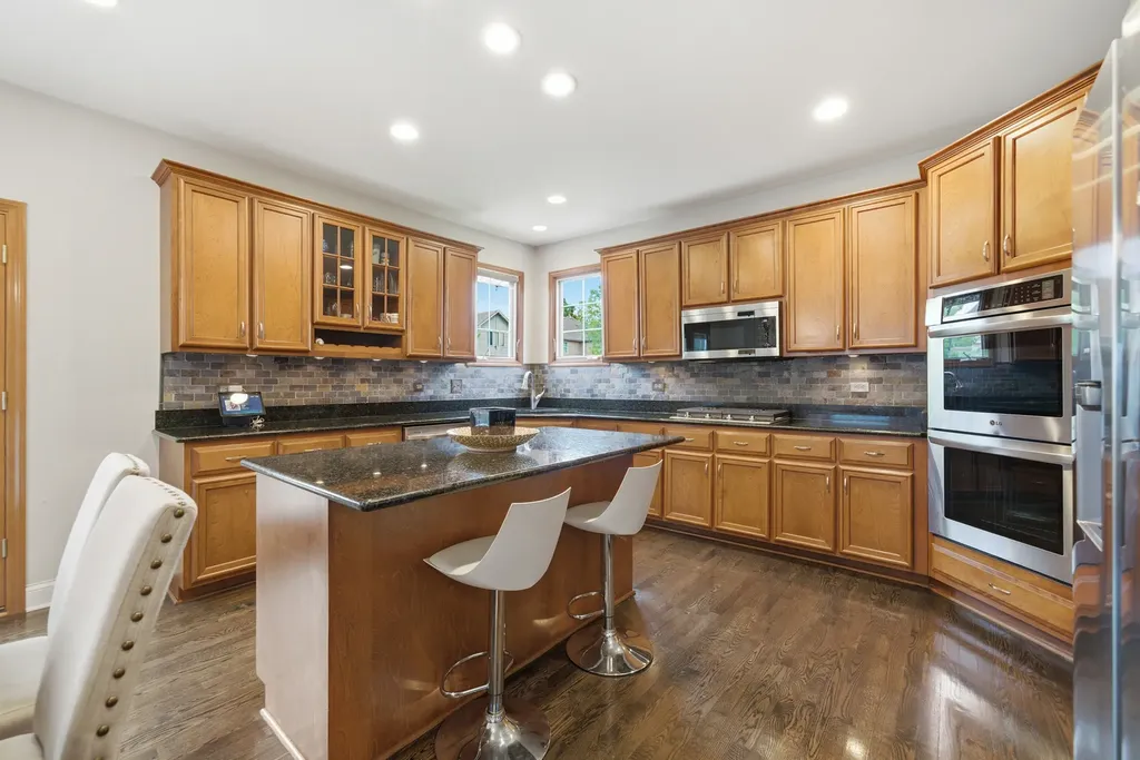 3423 Goldfinch Drive Naperville IL 60564