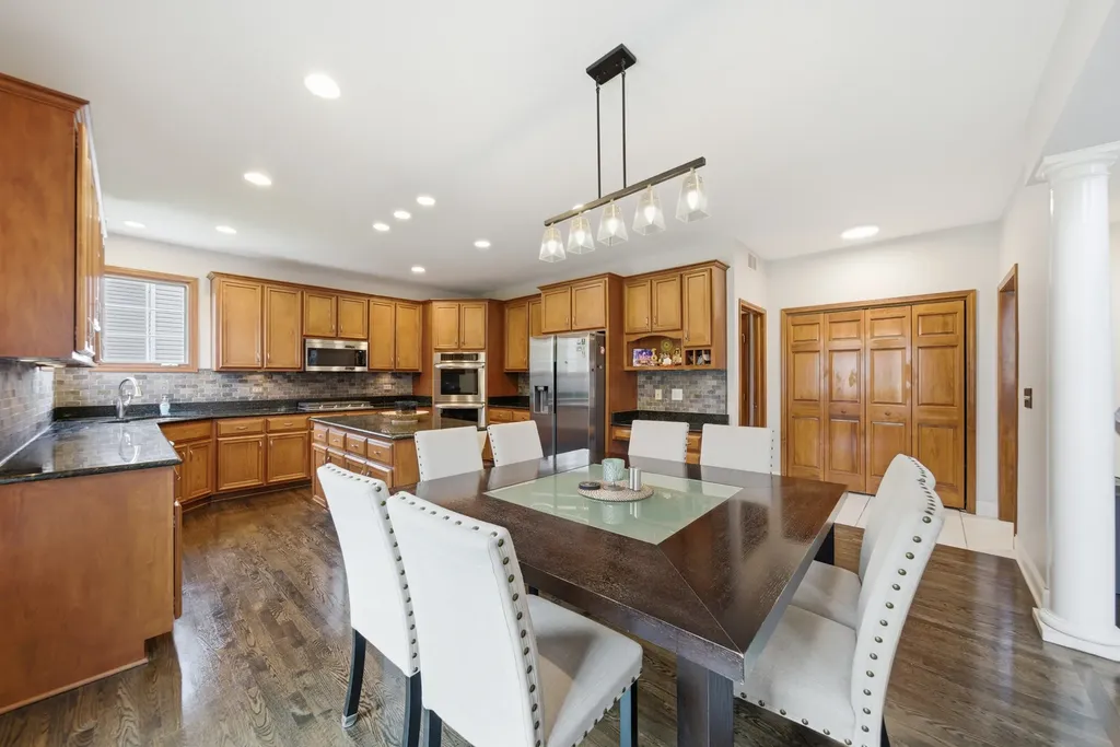 3423 Goldfinch Drive Naperville IL 60564