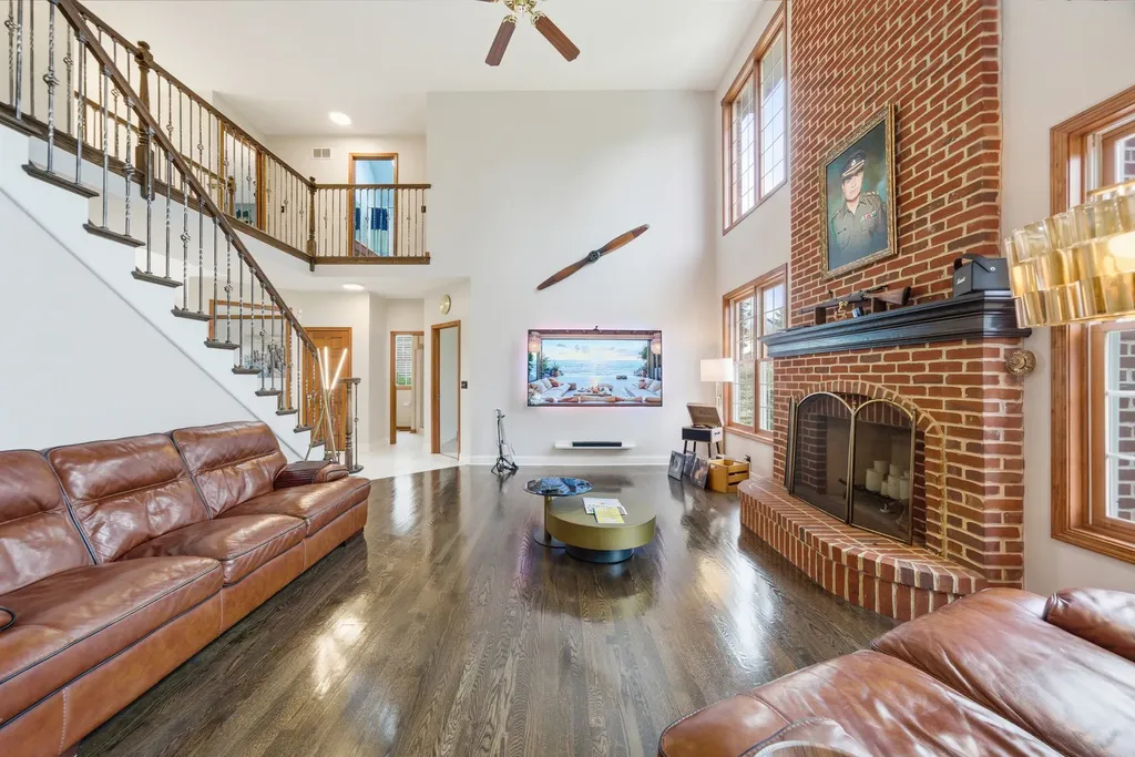 3423 Goldfinch Drive Naperville IL 60564