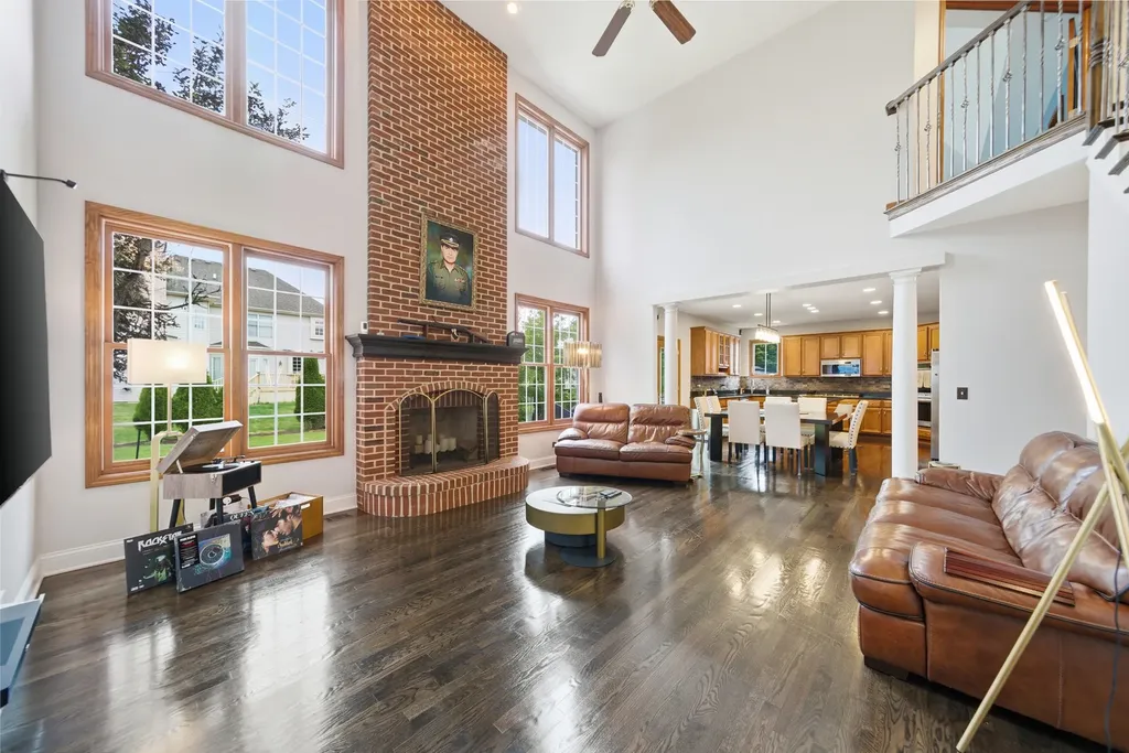 3423 Goldfinch Drive Naperville IL 60564