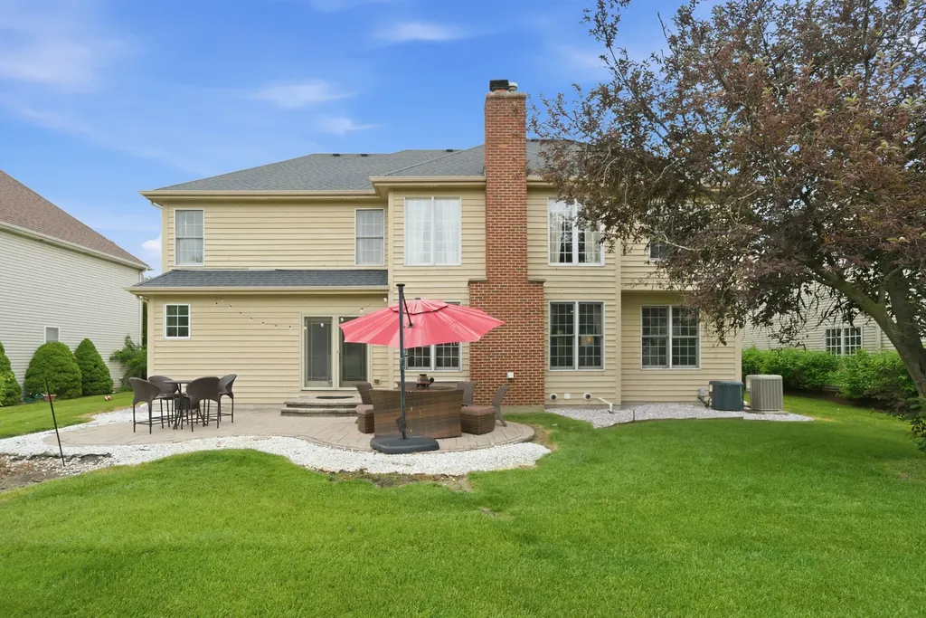 3423 Goldfinch Drive Naperville IL 60564