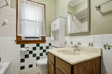 2257 Orchard Street Blue Island IL 60406