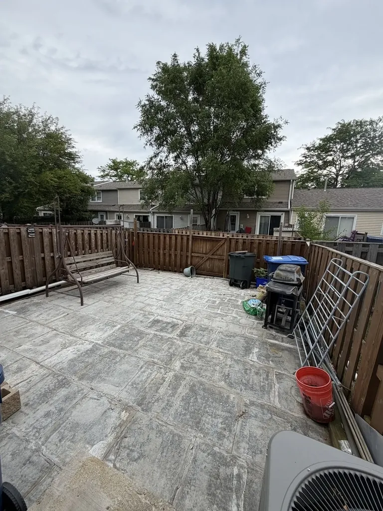 805 Bishop Court Schaumburg IL 60194