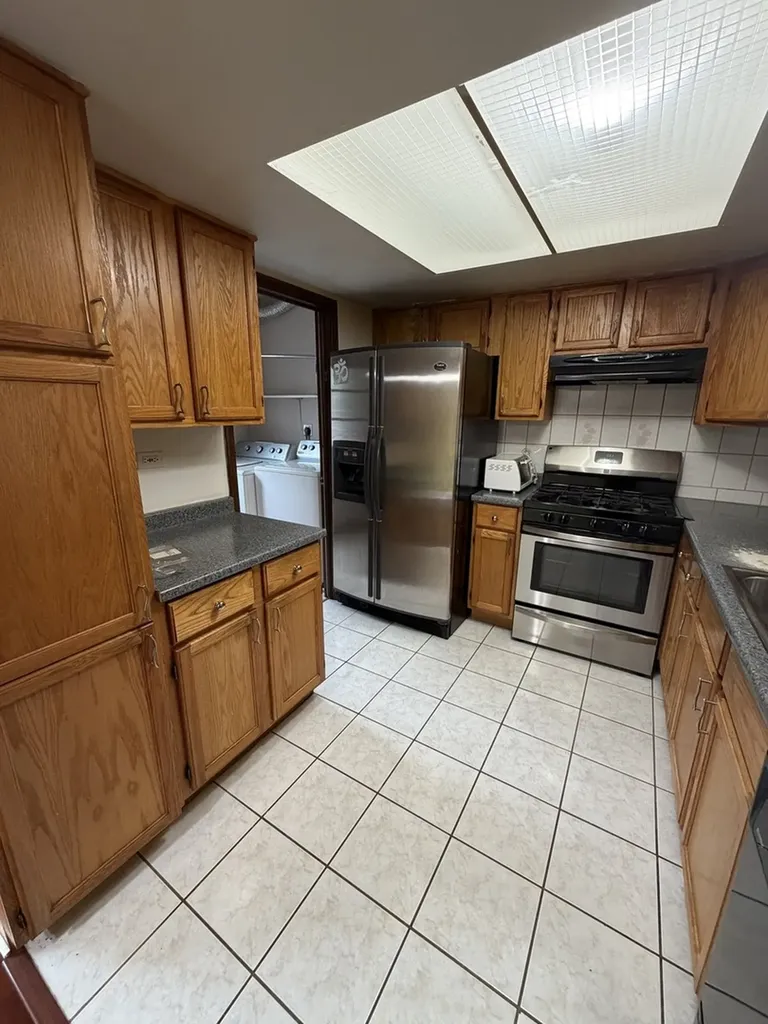 805 Bishop Court Schaumburg IL 60194