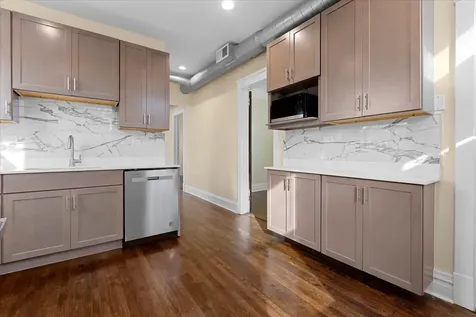 4351 North Bell Avenue Chicago IL 60618