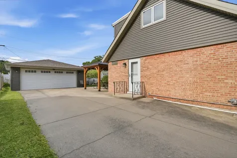 7036 Oxford Street Bridgeview IL 60455