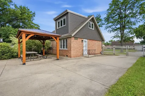 7036 Oxford Street Bridgeview IL 60455