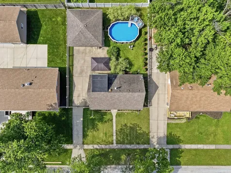 7036 Oxford Street Bridgeview IL 60455