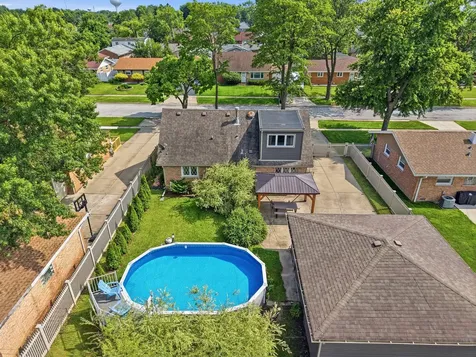 7036 Oxford Street Bridgeview IL 60455