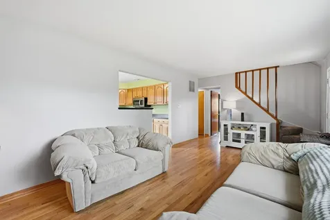 7036 Oxford Street Bridgeview IL 60455