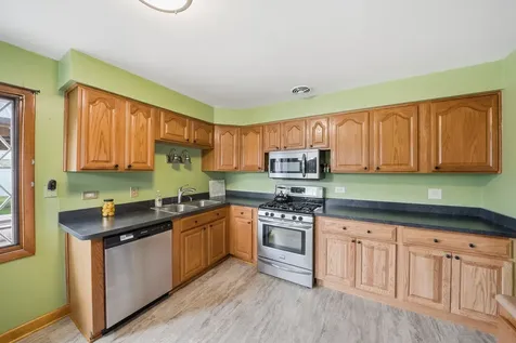 7036 Oxford Street Bridgeview IL 60455