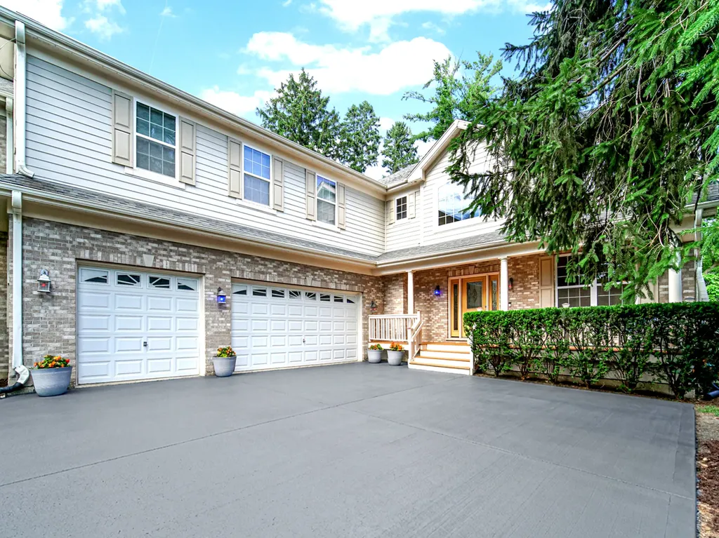 361 South Quentin Road Palatine IL 60067