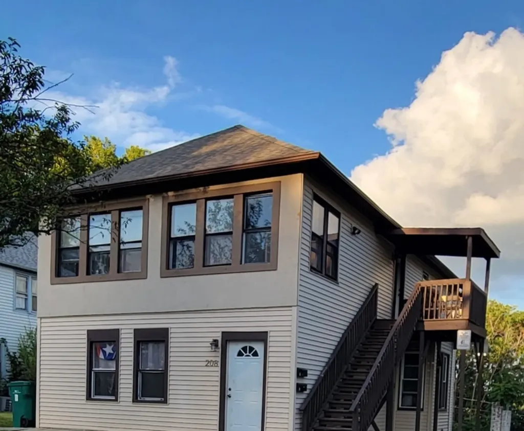 208 Illinois Street Joliet IL 60436