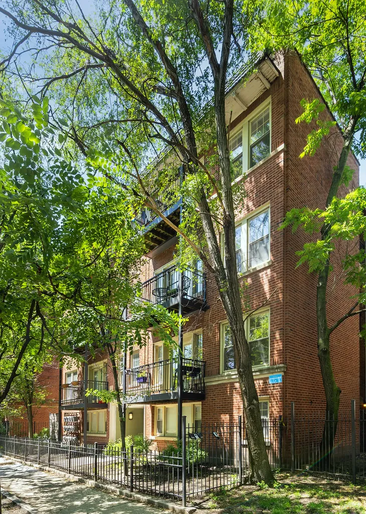 4422 North Ashland Avenue Chicago IL 60640