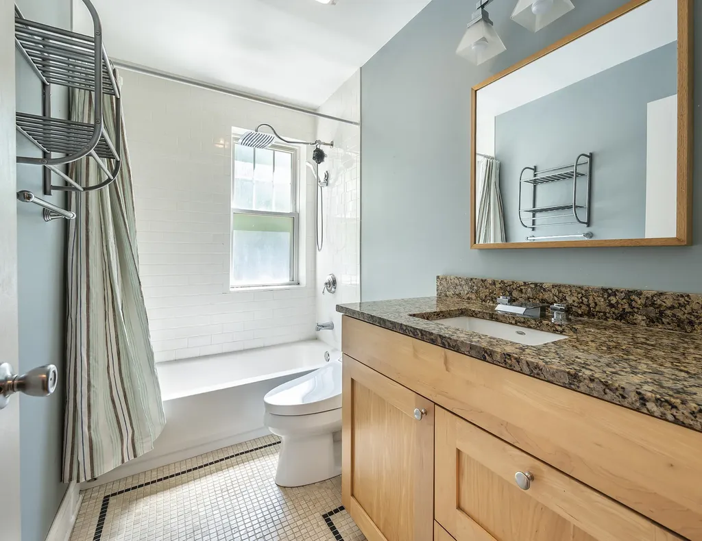 4422 North Ashland Avenue Chicago IL 60640