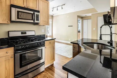 4422 North Ashland Avenue Chicago IL 60640