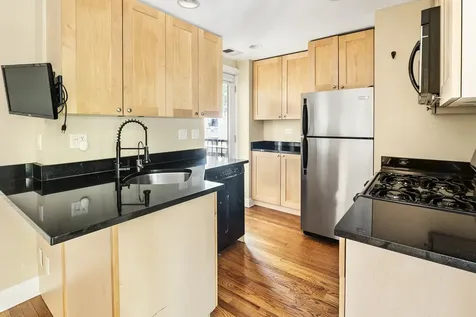 4422 North Ashland Avenue Chicago IL 60640