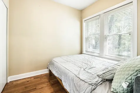 4422 North Ashland Avenue Chicago IL 60640
