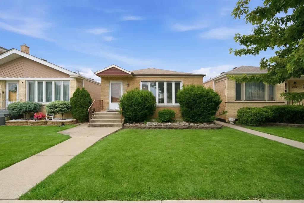 6111 West 55th Street Chicago IL 60638