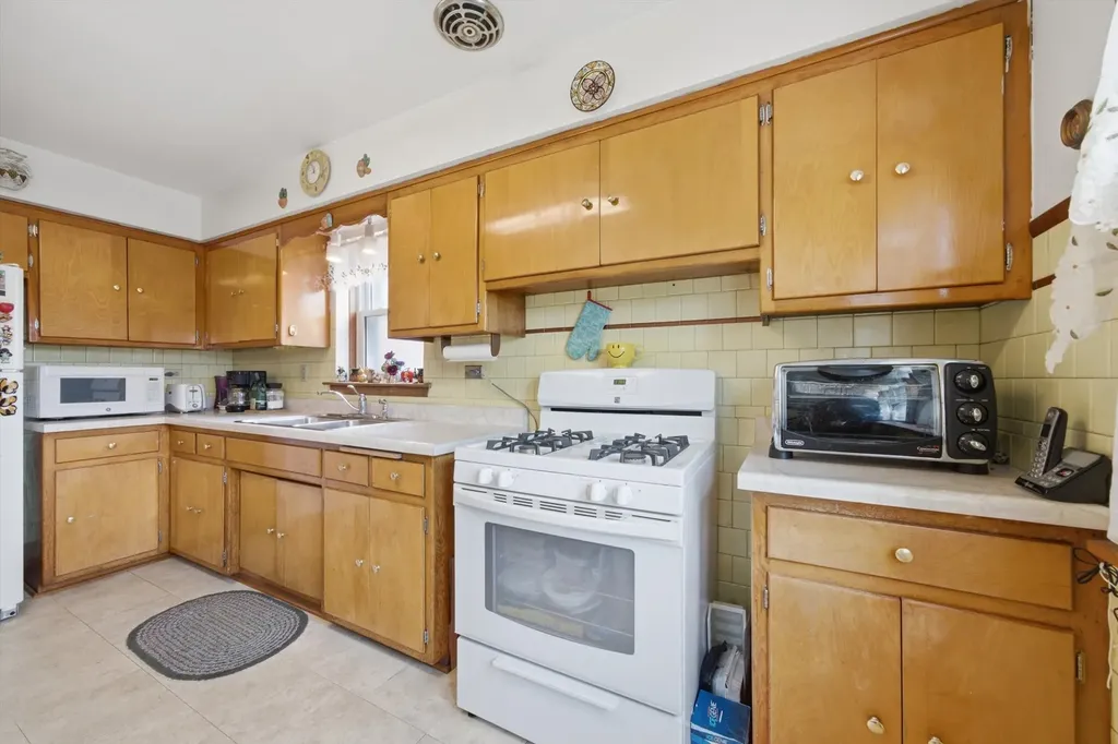 6111 West 55th Street Chicago IL 60638