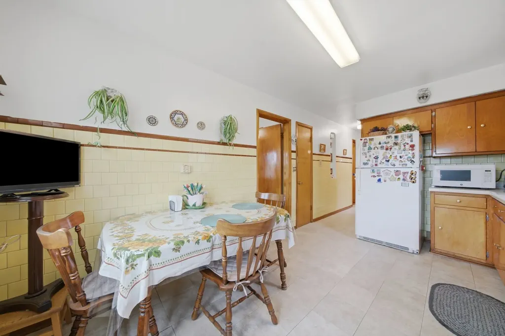 6111 West 55th Street Chicago IL 60638