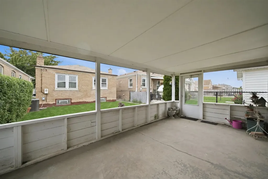 6111 West 55th Street Chicago IL 60638