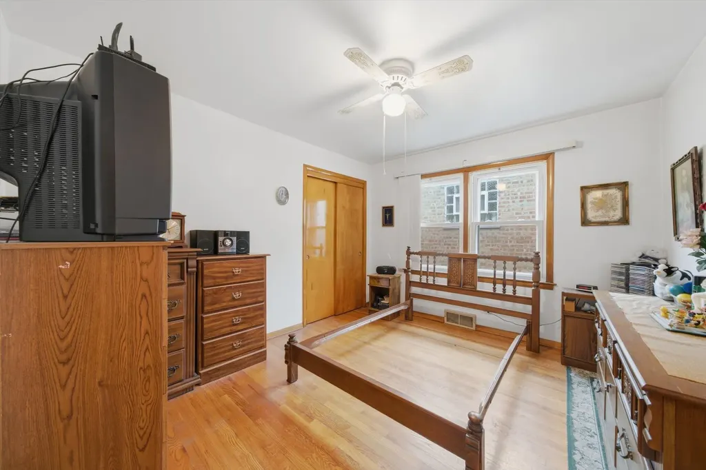 6111 West 55th Street Chicago IL 60638