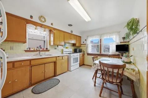 6111 West 55th Street Chicago IL 60638