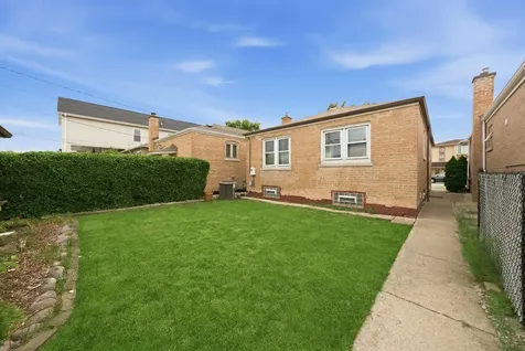 6111 West 55th Street Chicago IL 60638