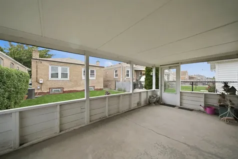 6111 West 55th Street Chicago IL 60638