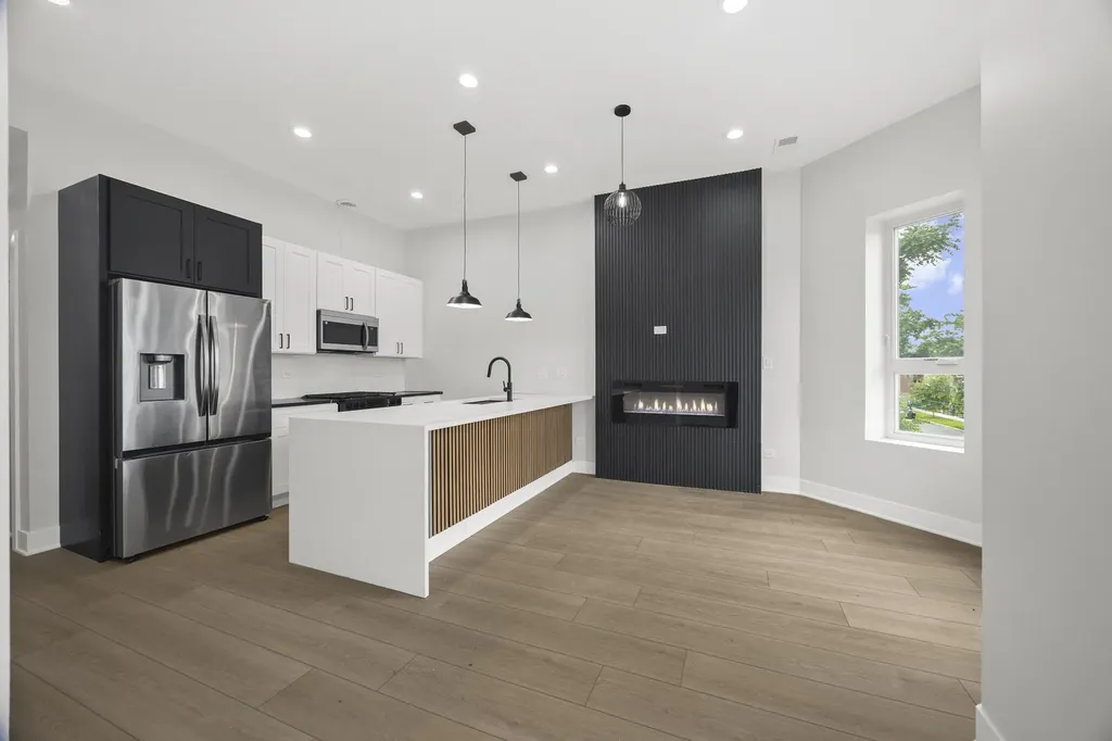 6423 South Evans Avenue Chicago IL 60637