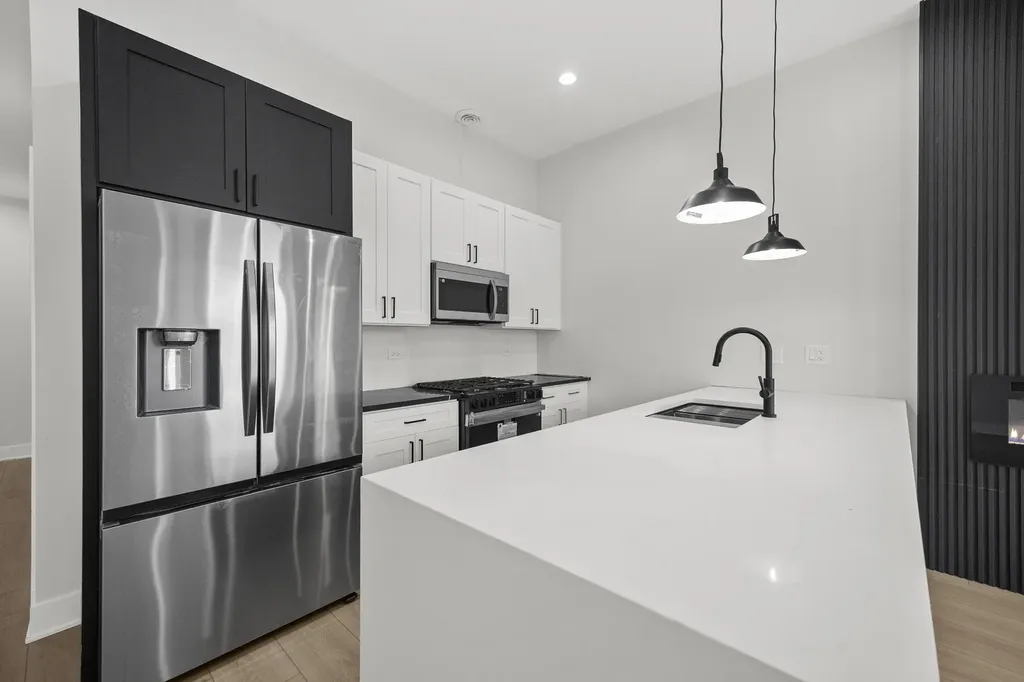 6423 South Evans Avenue Chicago IL 60637