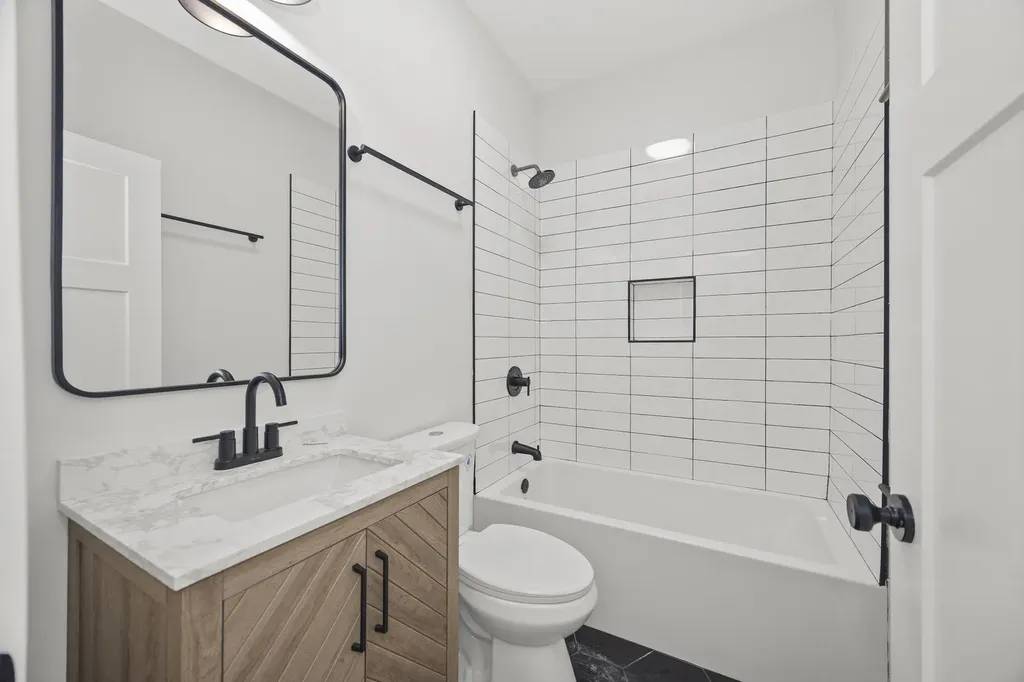 6423 South Evans Avenue Chicago IL 60637