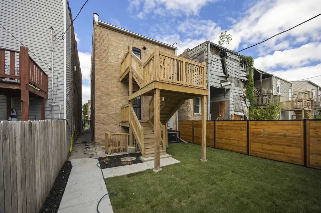 6423 South Evans Avenue Chicago IL 60637