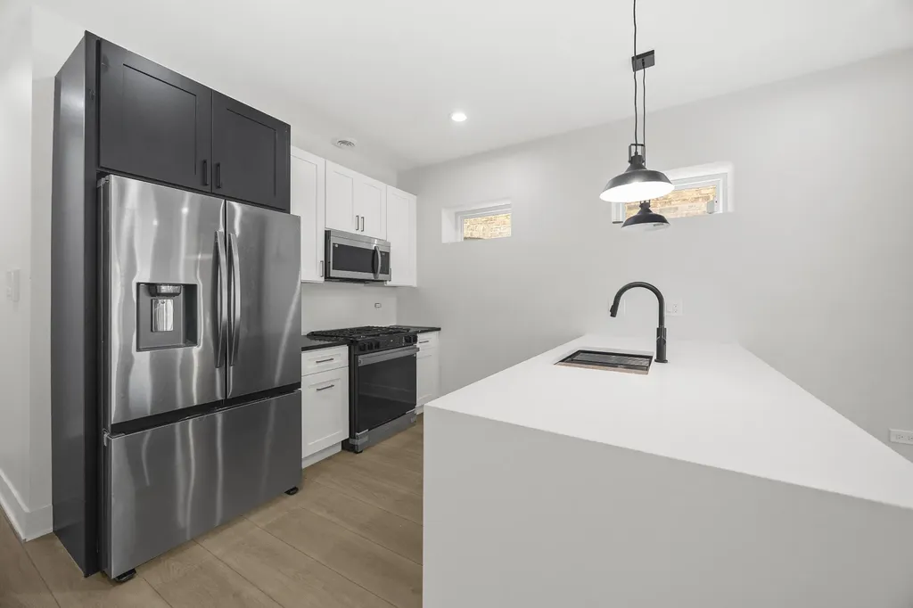 6423 South Evans Avenue Chicago IL 60637