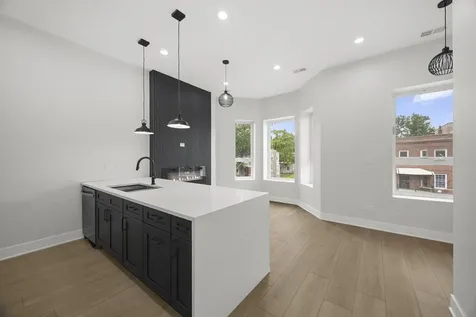 6423 South Evans Avenue Chicago IL 60637