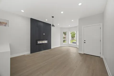 6423 South Evans Avenue Chicago IL 60637