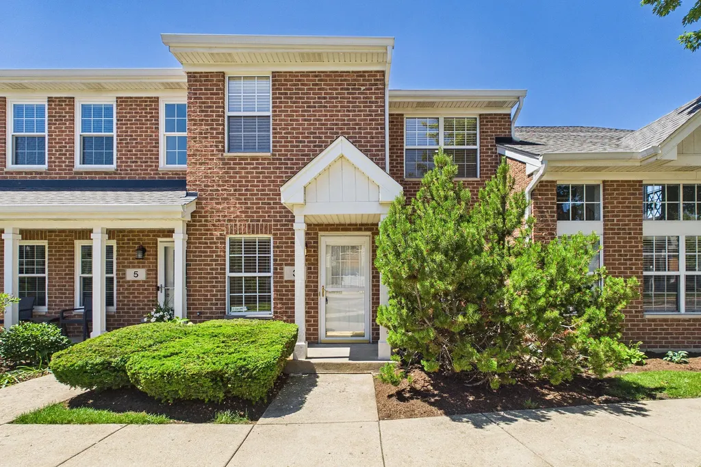 3 Charlotte Circle Elmhurst IL 60126