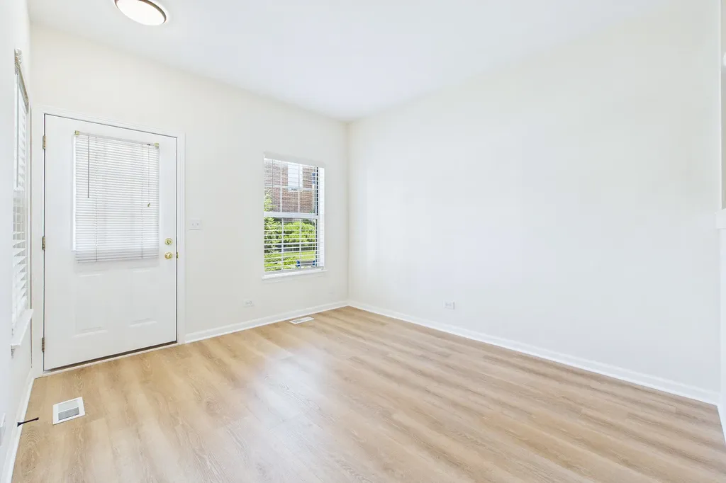 3 Charlotte Circle Elmhurst IL 60126