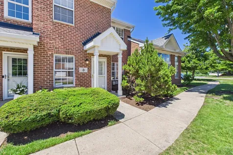 3 Charlotte Circle Elmhurst IL 60126