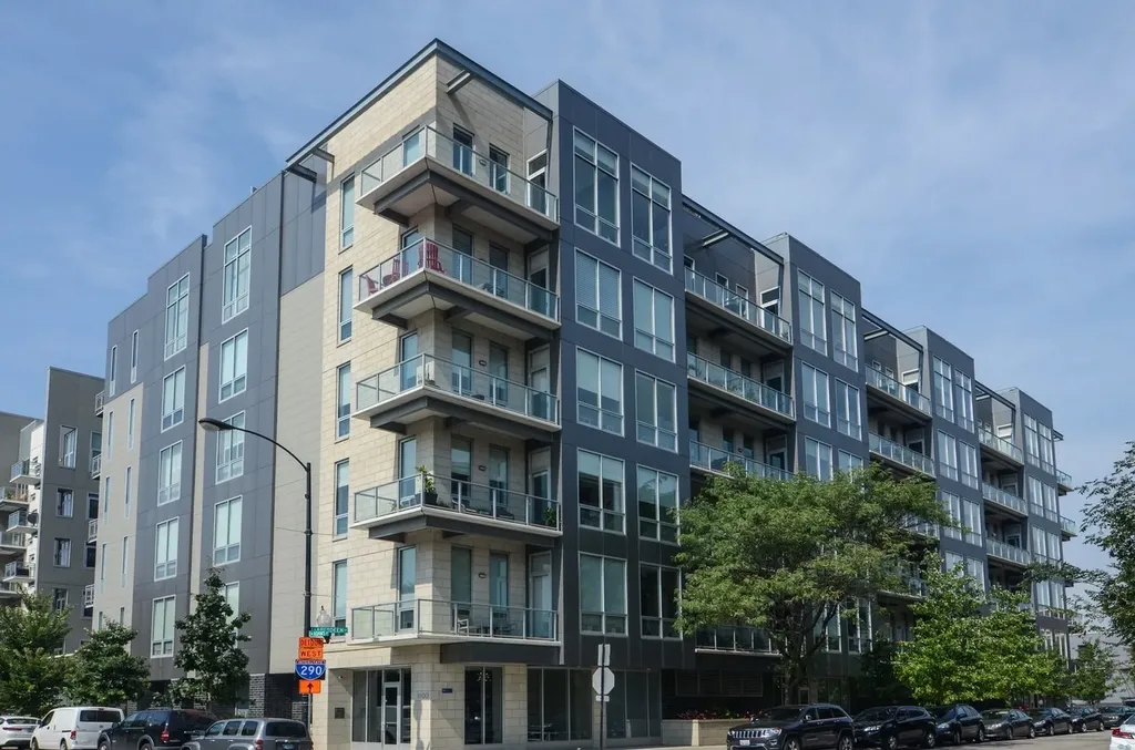 134 South Aberdeen Street Chicago IL 60607