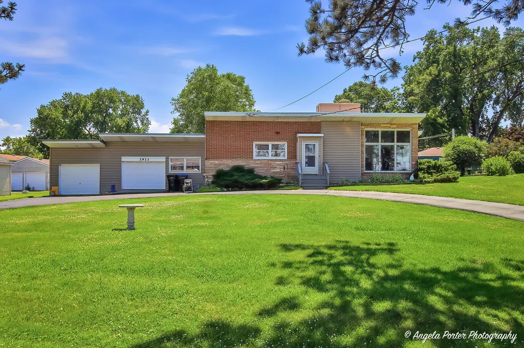 2923 Shorewood Drive Mchenry IL 60050