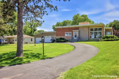 2923 Shorewood Drive Mchenry IL 60050