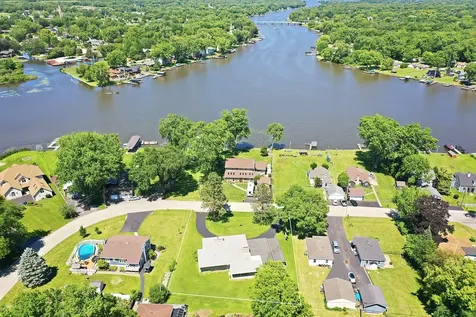 2923 Shorewood Drive Mchenry IL 60050